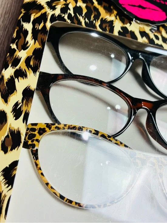 Betsey Johnson Reading Glasses 3-Pack - Black, Tortoise, Leopard +1.50 - Picture 2 of 3